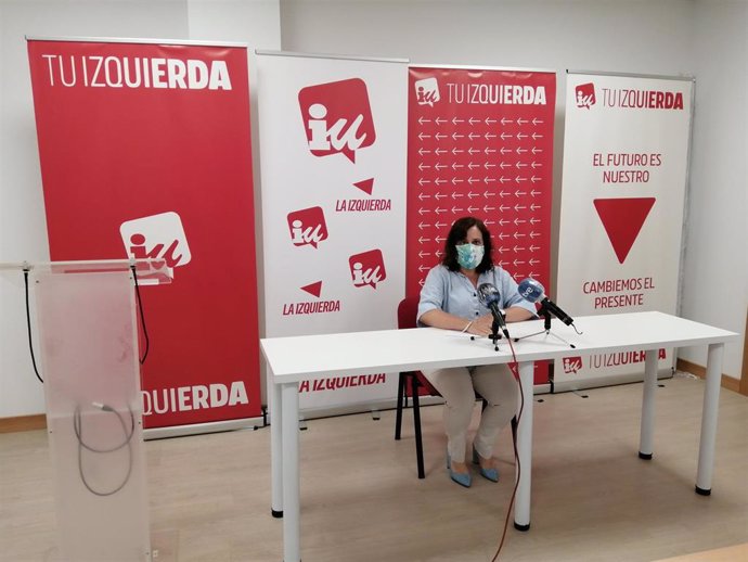 La diputada regional de Izquierda Unida, Henar Moreno, anuncia las líneas de actuación en materia de educación de cara al nuevo curso escolar