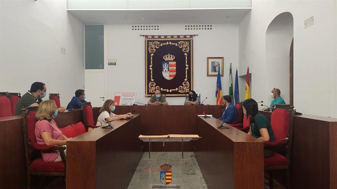 Dolores Amo con Emilio Martínez en el Ayuntamiento de Posadas.