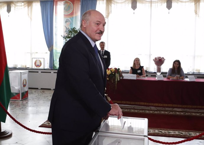 Bielorrusia.- Lukashenko promete resolver "en los próximos días" la situación en