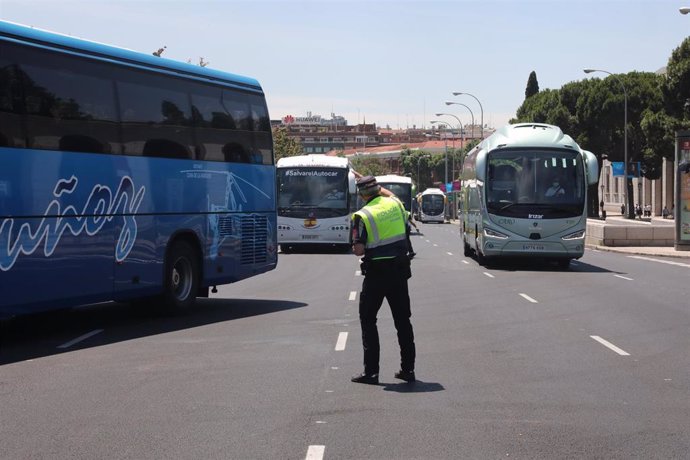 Conductores de autobús pertenecientes al sector del transporte en autobús discrecional y turístico. Archivo. 
