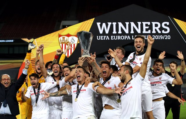 El Sevilla conquista su sexta Europa League en Colonia