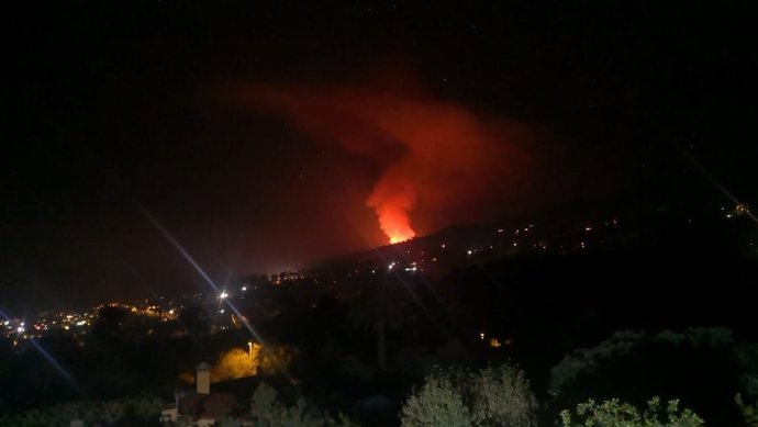 Incendio de Garafía (La Palma) durante la  noche del viernes al sábado