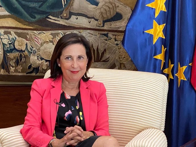 La ministra de Defensa, Margarita Robles, durante la entrevista con Europa Press