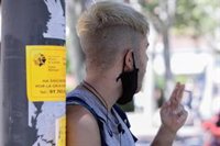 Madrid pide revocar el auto que anula prohibir fumar en la calle y reprocha al juez que se "extralimite"