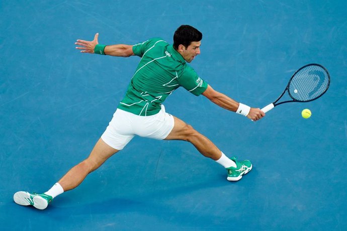 Tenis/Cincinnati.- Djokovic se retira del dobles en Cincinnati por una lesión en