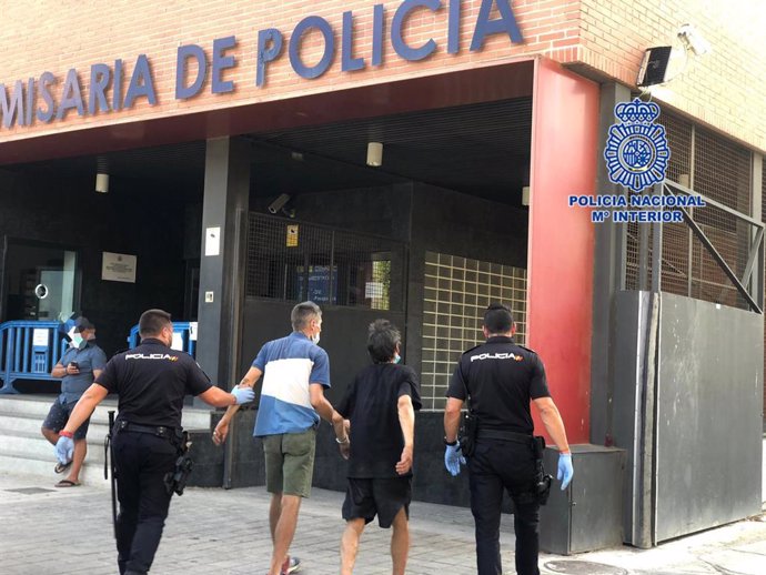 Fwd: Nota Prensa: "La Policía Nacional Ha Detenido A Un Total De Seis Personas Por Robos Ocurridos Los Pasados Jueves Y Viernes"