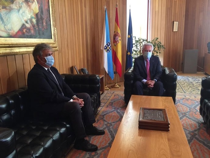 Pedro Puy se reúne con Miguel Santalices en la ronda de consultas para la investidura.