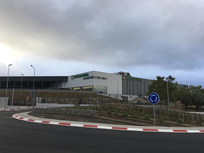 Mercadona abre dos supermercados de modelo eficiente en Castellar y Sant Adri (