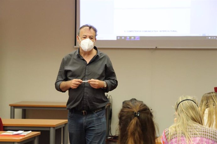 El director del curso 'Talleres para enseñar español a inmigrantes', Aurelio Ríos.