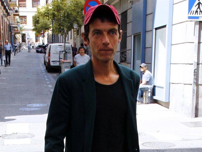 Imagen de archivo de Camilo Blanes, con su inseparable gorra, dando un paseo por la capital