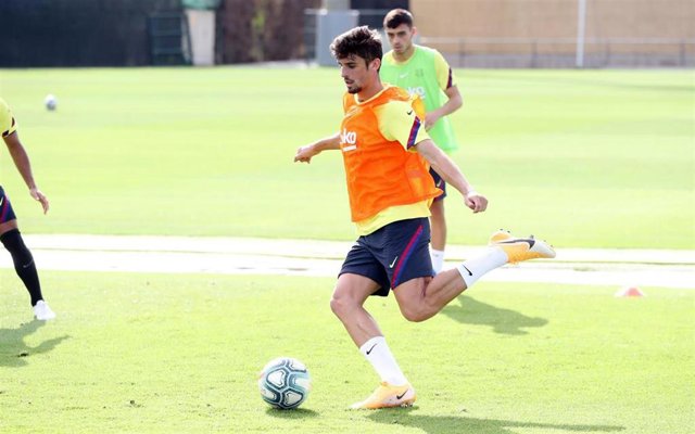 Trincao entrenando con el Barcelona