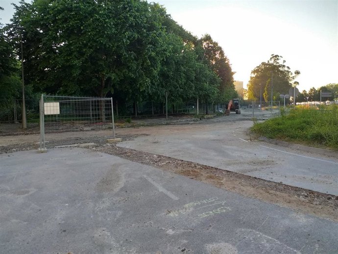 Avenida de El Molinón, cortada por obras y a la espera de su peatonalización