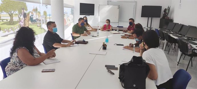 Reunión de la mesa de trabajo para erradicar el chabolismo del Ayuntamiento de Lepe (Huelva)