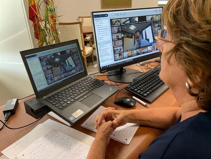 La consejera de Ciudadanía y Derechos Sociales de Aragón, María Victoria Broto, asiste a una reunión con el Gobierno central y el resto de comunidades autónomas para hablar de la situación de las residencias.