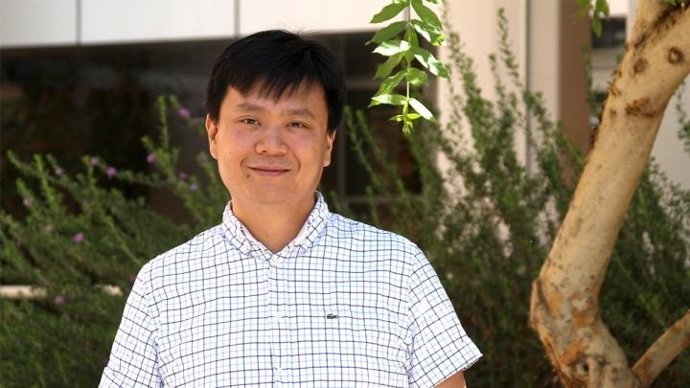 Profesor asistente Wei Liu de la Facultad de Ciencias Moleculares y el Instituto de Biodiseño de la Universidad Estatal de Arizona.
