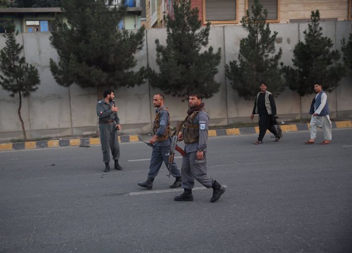 Afganistán.- Al menos tres muertos en un atentado talibán con camión bomba en el