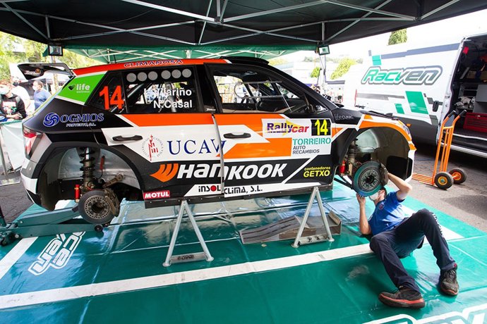 Equipo de la UCAV en el rally de Ferrol.