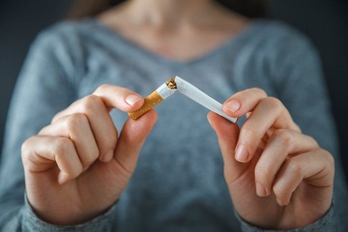Fumar aumenta el riesgo de ictus si se sufre fibrilación auricular, según un est