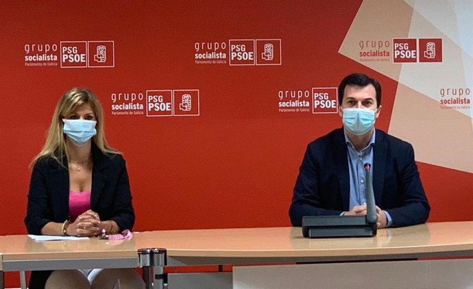 Gonzalo Caballero y Marina Ortega en rueda de prensa.