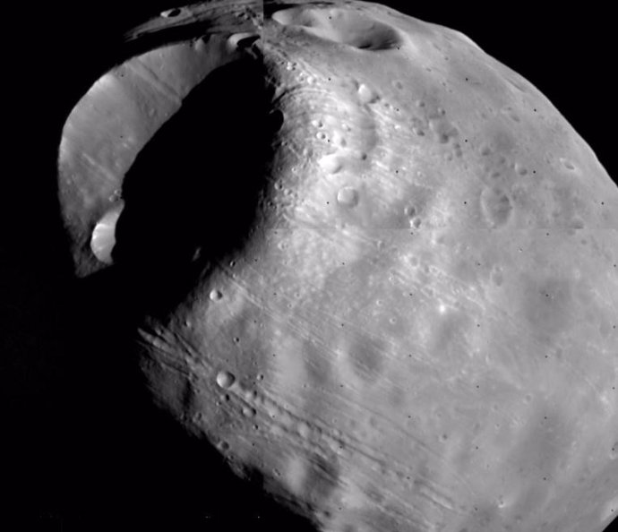 Medida inclinación del suelo marciano por el tránsito lunar de Fobos