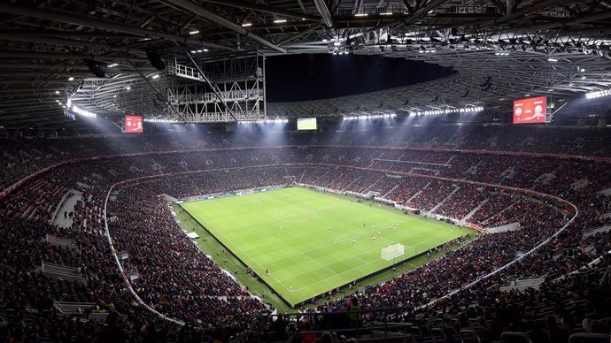 Fútbol.- La UEFA aprueba que la Supercopa de Europa se dispute con un 30% de esp