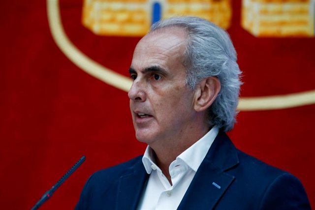 El consejero de Sanidad de la Comunidad de Madrid, Enrique Ruiz Escudero, durante la presentación de la estrategia del Gobierno regional para la vuelta a las aulas y el inicio del curso escolar 2020/21, en la Real Casa de Correos, en Madrid (España) a 25 