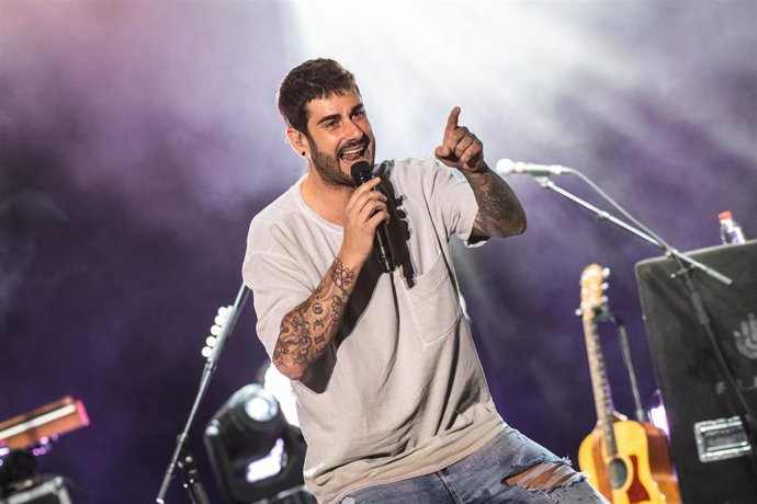 Melendi durante su concierto en el Festival Starlite