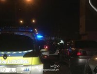 Denunciado en Sevilla un conductor sin carné y que duplicaba la tasa de alcohol tras chocar contra una farola