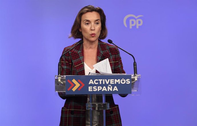 La portavoz de PP en el Congreso de los Diputados, Cuca Gamarra, ofrece una rueda de prensa en la sede nacional del partido. En Madrid (España), a 1 de junio de 2020.