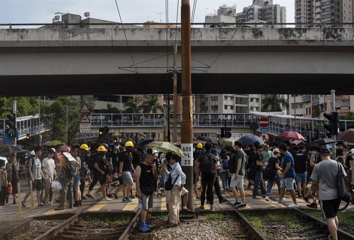 Protestas junto a la estación de metro de Yuen Long, en Hong Kong