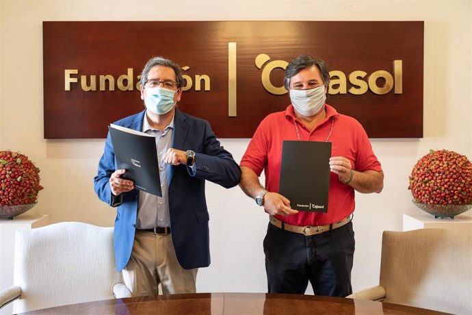 La Fundación Cajasol renueva su compromiso con el Ciencias Club de Rugby una temporada más