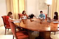 Baleares prohíbe las reuniones sociales de más de diez personas e impone la mascarilla en centros de trabajo