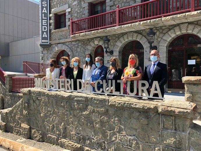 Reunión de la consellera de Cultura M.Vilallonga y la ministra andorrana S.Riva