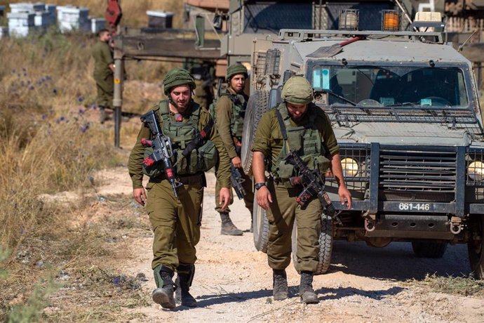 Militares del ejércitro de Israel desplegados en los Altos del Golán, en la frontera norte con Líbano