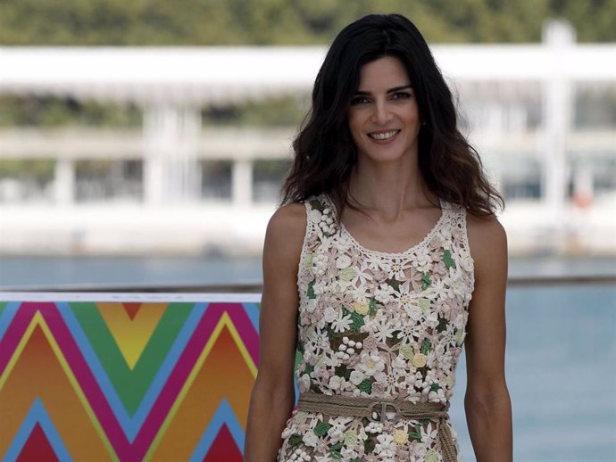 Clara Lago, de lo más sonriente, ha vuelto al Festival de Cine de Málaga para presentar "Crónica de una tormenta"