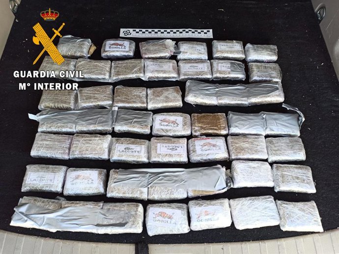 Imagen de la droga interceptada en el vehículo en Guijuelo (Salamanca)