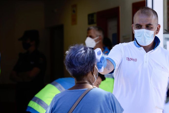 Dispositivo para la realización de pruebas PCR de coronavirus a vecinos de Alcobendas de entre 15 y 49 años, a 21 de agosto de 2020.