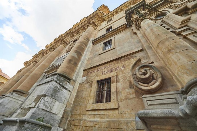 La UPSA ofrece más de 1,5 millones de euros en becas y ayudas al estudio.