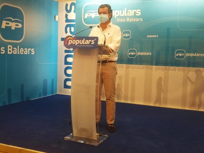 El presidente del PP en Baleares, Gabriel Company, en la rueda de prensa.
