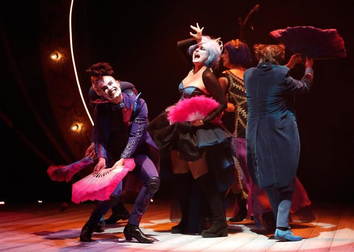 Un fragmento de 'The Ópera Locos' de Yllana Teatro