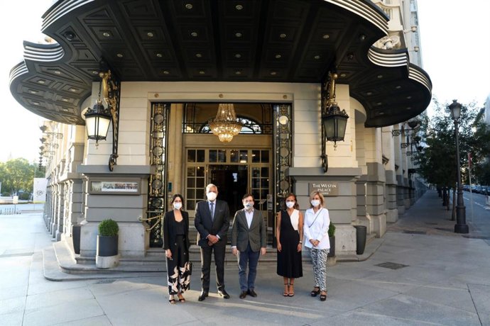 Almeida en la reapertura del Westin Palace