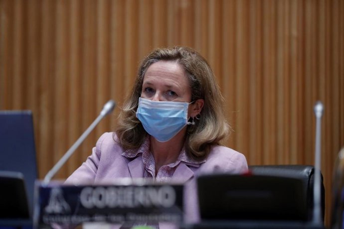 La vicepresidenta tercera y ministra de Asuntos Económicos, Nadia Calviño, en una comparecencia en el Congreso