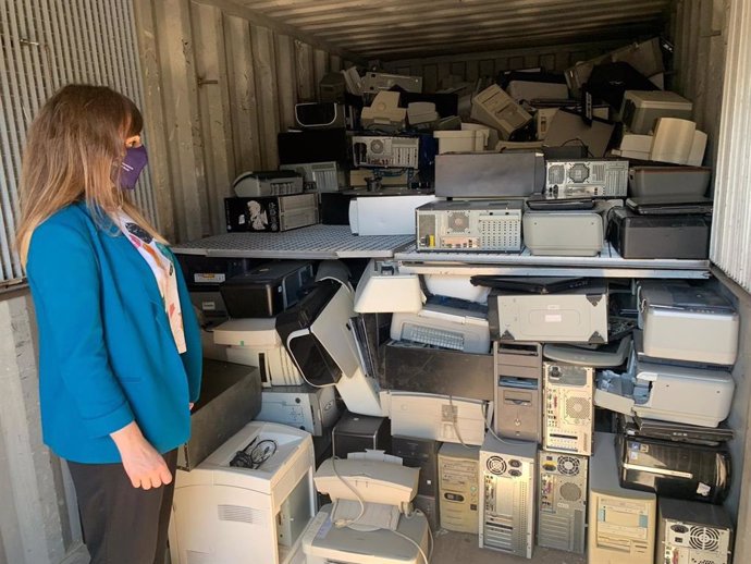 Los murcianos depositan más de 187.000 kilos de residuos especiales del hogar en ecopuntos de enero a julio