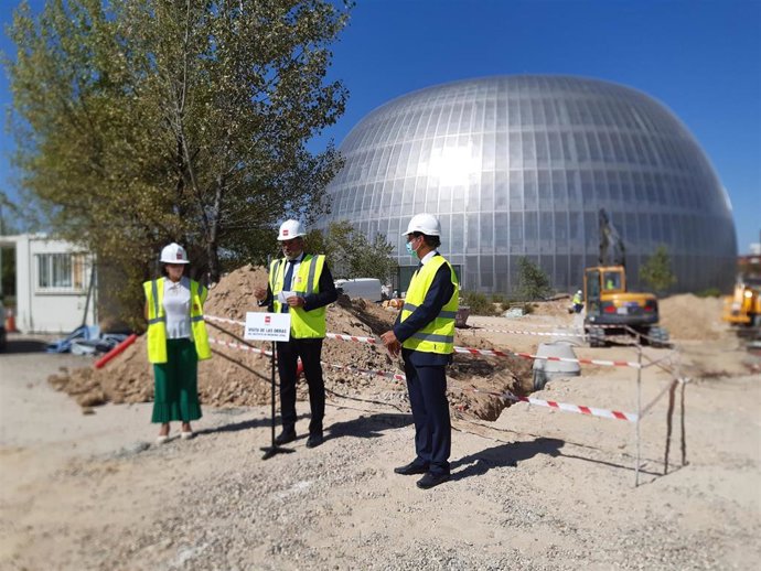López visita las instalaciones del Instituto de Medicina Legal
