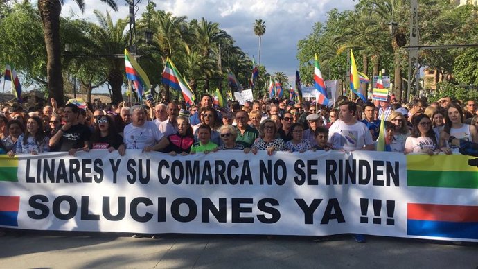 Imagen de archivo de una manifestación convocada por la plataforma Todos a una por Linares.