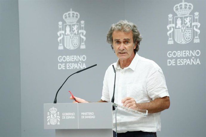 El director del Centro de Coordinación de Alertas y Emergencias Sanitarias, Fernando Simón, durante su intervención en rueda de prensa de la evolución de la COVID-19 convocado en el Ministerio de Sanidad. En Madrid, (España), a 27 de agosto de 2020.