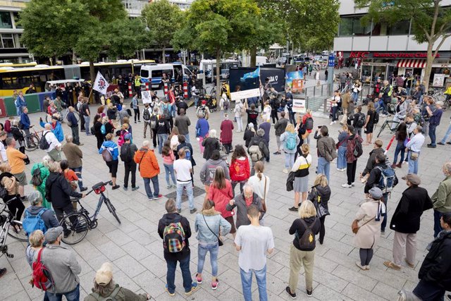 Protesta contra la prohibición de las manifestaciones en Berlín
