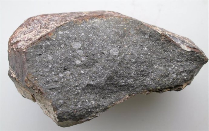 Meteoritos sugieren que la Tierra pudo ser húmeda desde que se formó