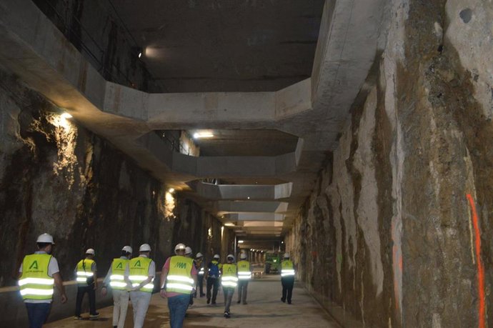 Firmas interesadas en la licitación del montaje de las vías visitan el túnel del metro de Málaga