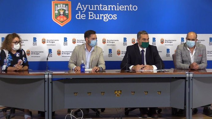 El alcalde de Burgos presenta 'Conversaciones en Evolución'.